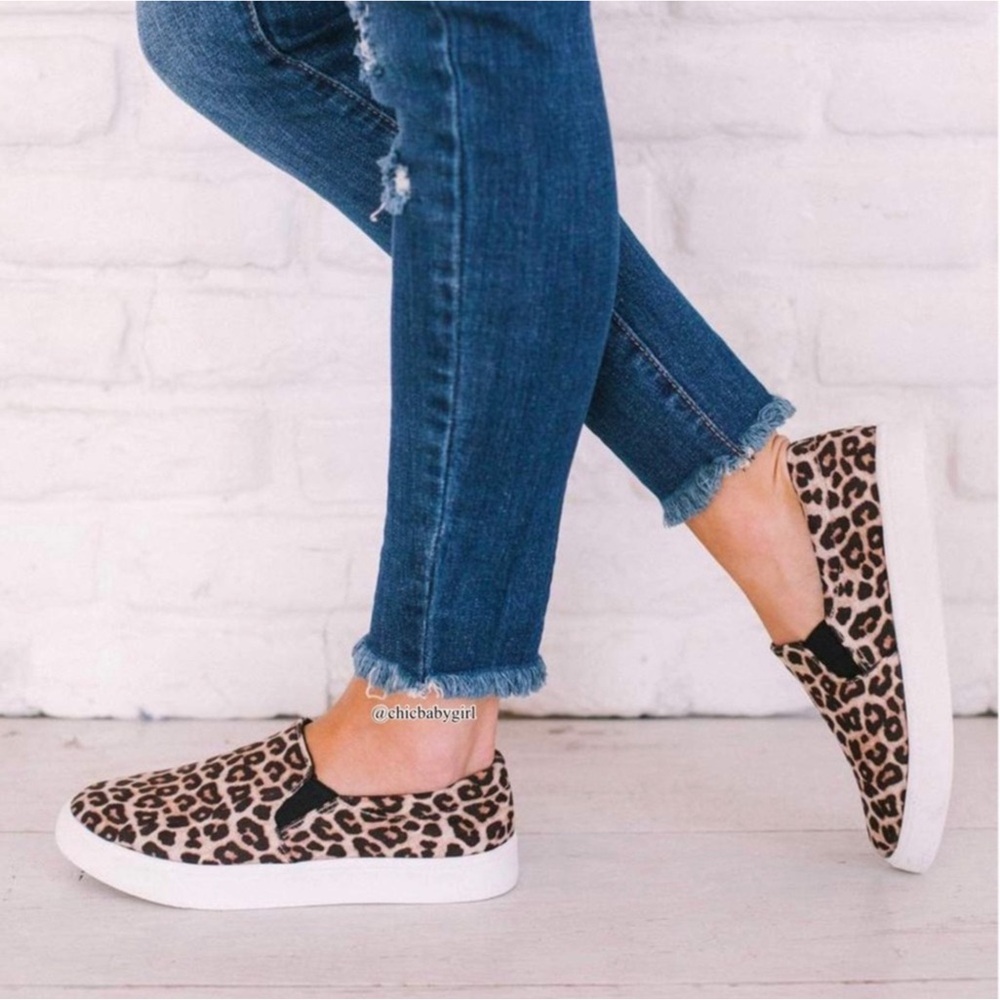 NEW Leopard Animal Print Canvas Slip On Sneakers Platform Women Multi Sizes BNIB - Picture 3 of 10